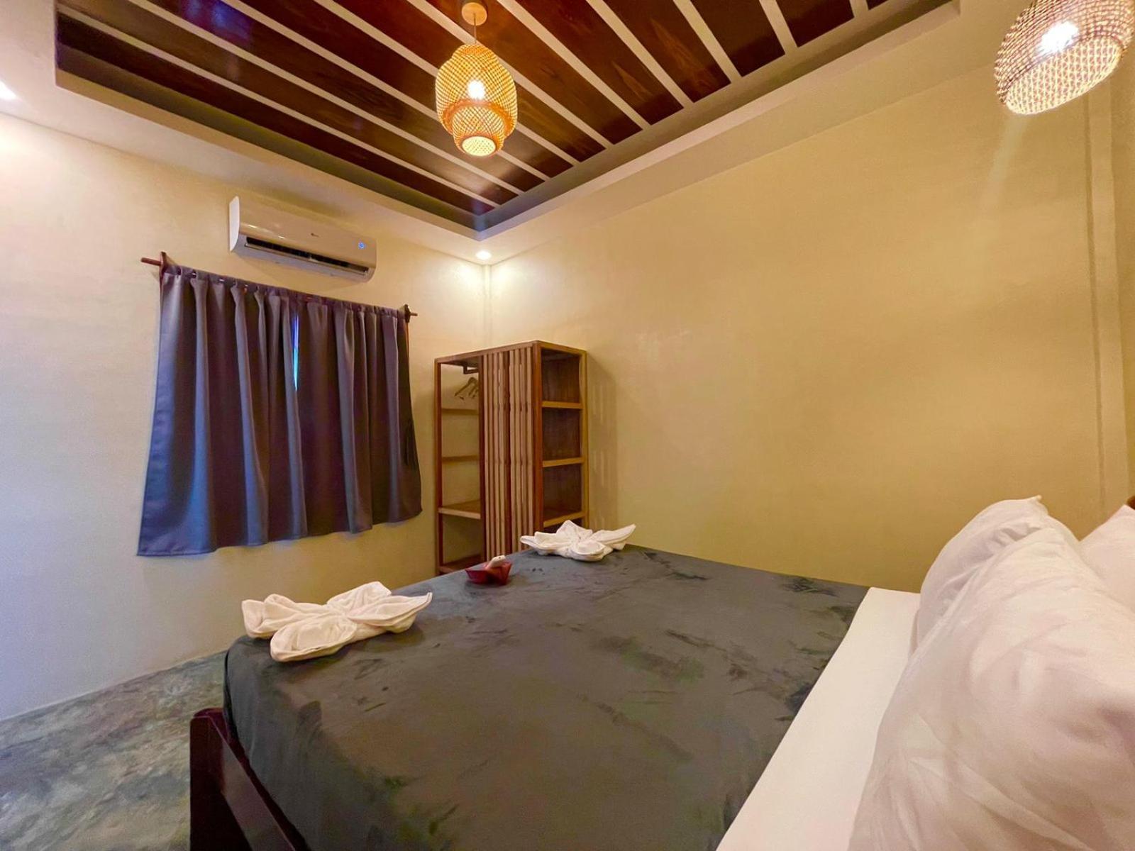 La Visita Hotel General Luna  Bilik gambar