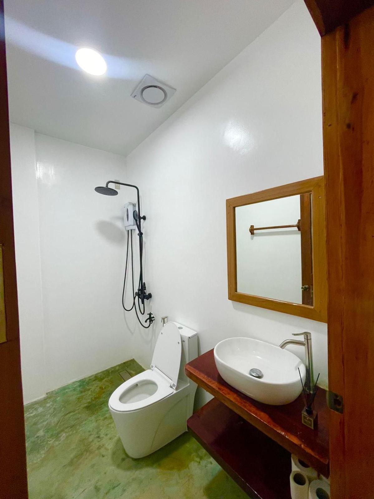 La Visita Hotel General Luna  Luaran gambar