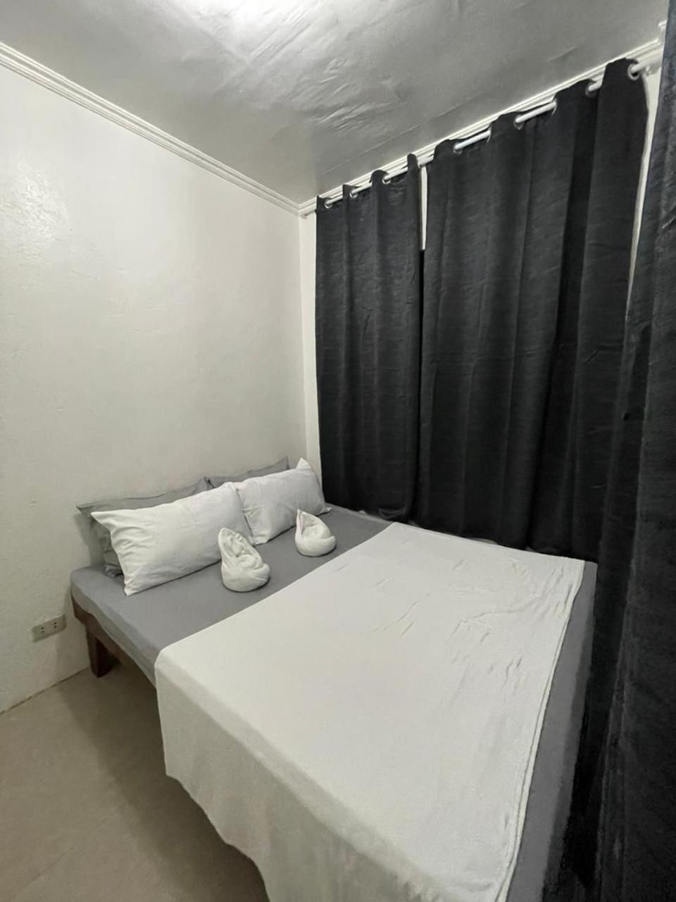 La Visita Hotel General Luna  Bilik gambar