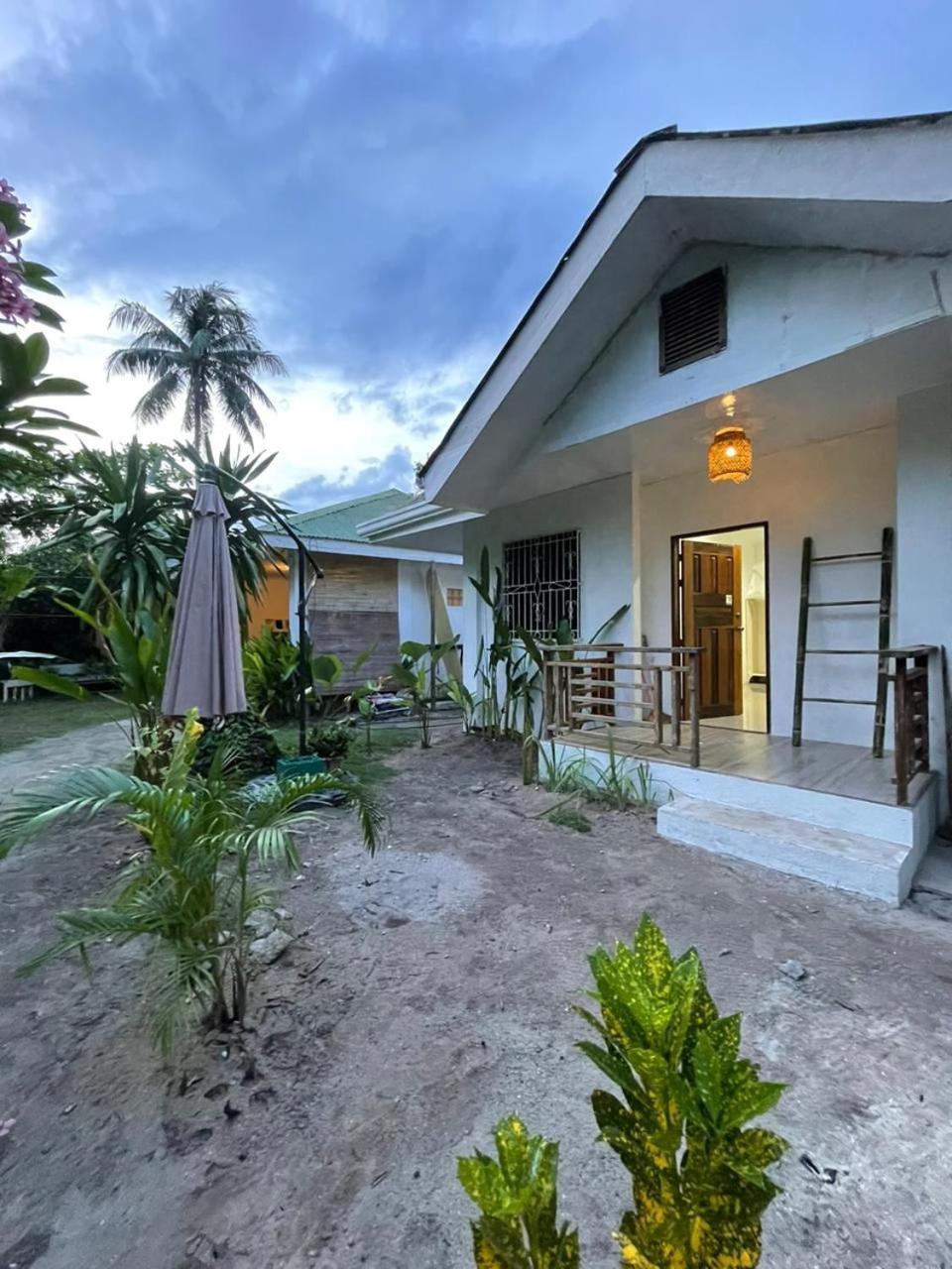 La Visita Hotel General Luna  Bilik gambar