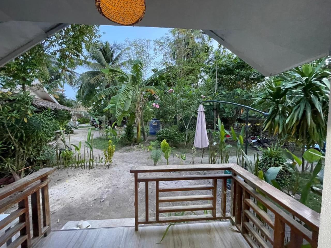 La Visita Hotel General Luna  Bilik gambar