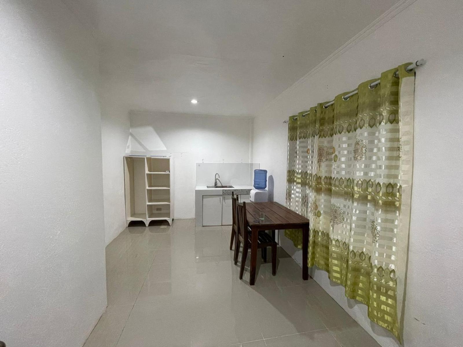 La Visita Hotel General Luna  Bilik gambar